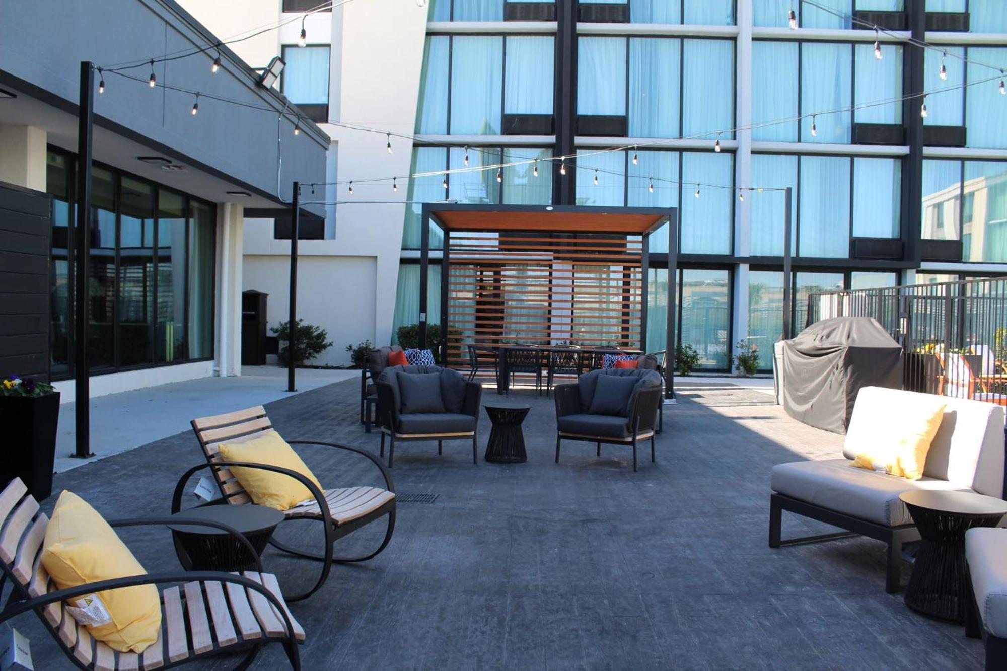 Holiday Inn Dallas Market Ctr Love Field By Ihg Extérieur photo