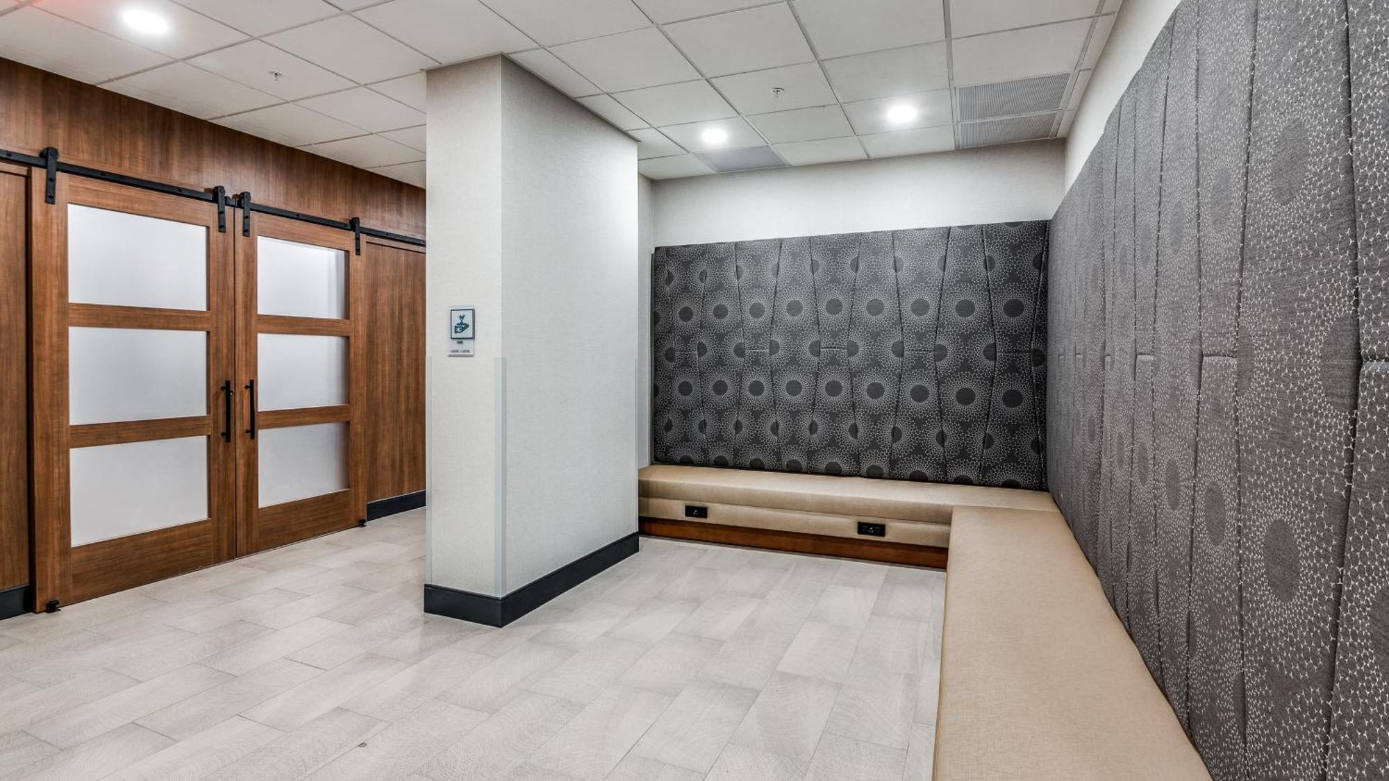 Holiday Inn Dallas Market Ctr Love Field By Ihg Extérieur photo